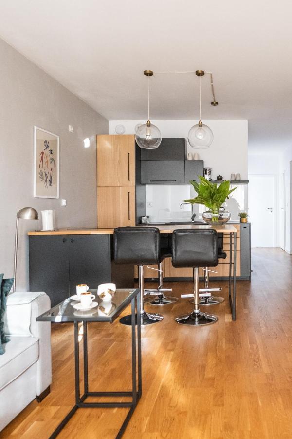 Krucza Apartment ~ Self Check-In 24H ~ Parking And Lift Wroclaw Exterior photo